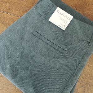 VanHeusen Gray Modern Fit Dress Pants Womens Sz 6